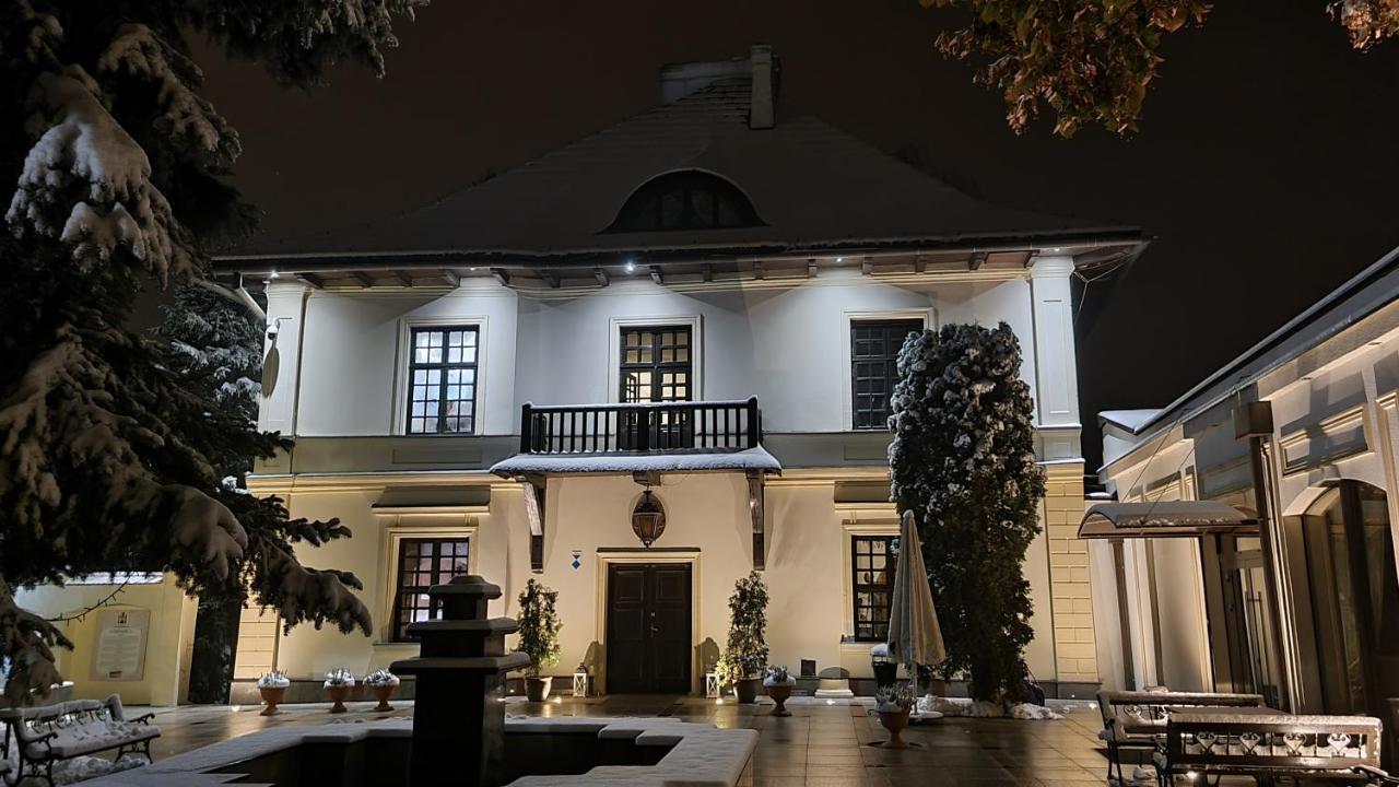 Dwor Anna Bed & Breakfast Ciecierzyn