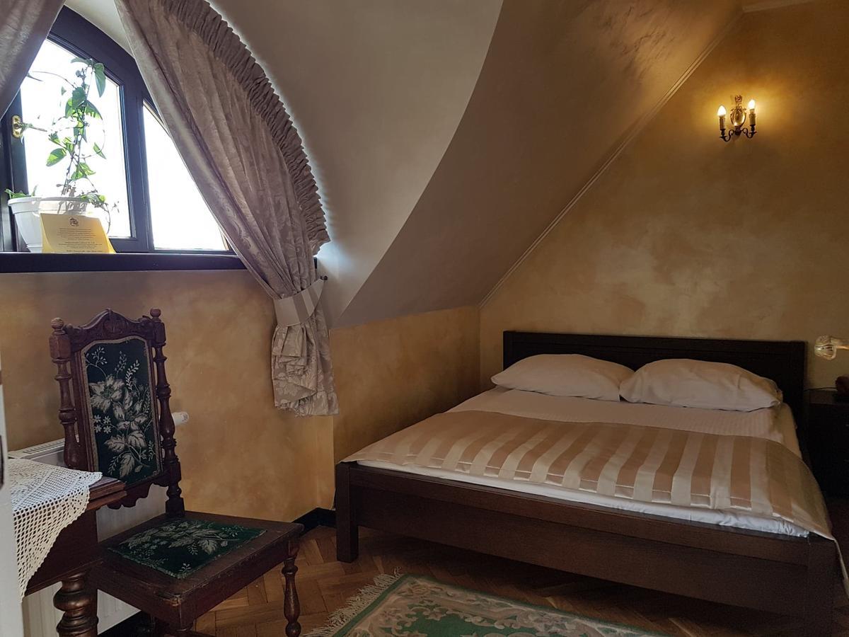 Dwor Anna Bed & Breakfast *